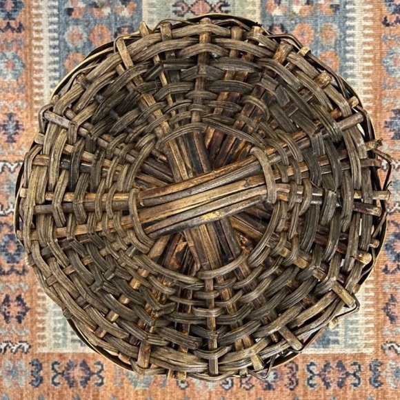 Large Wicker Planter Basket with Drip Tray - Picture 2 of 10